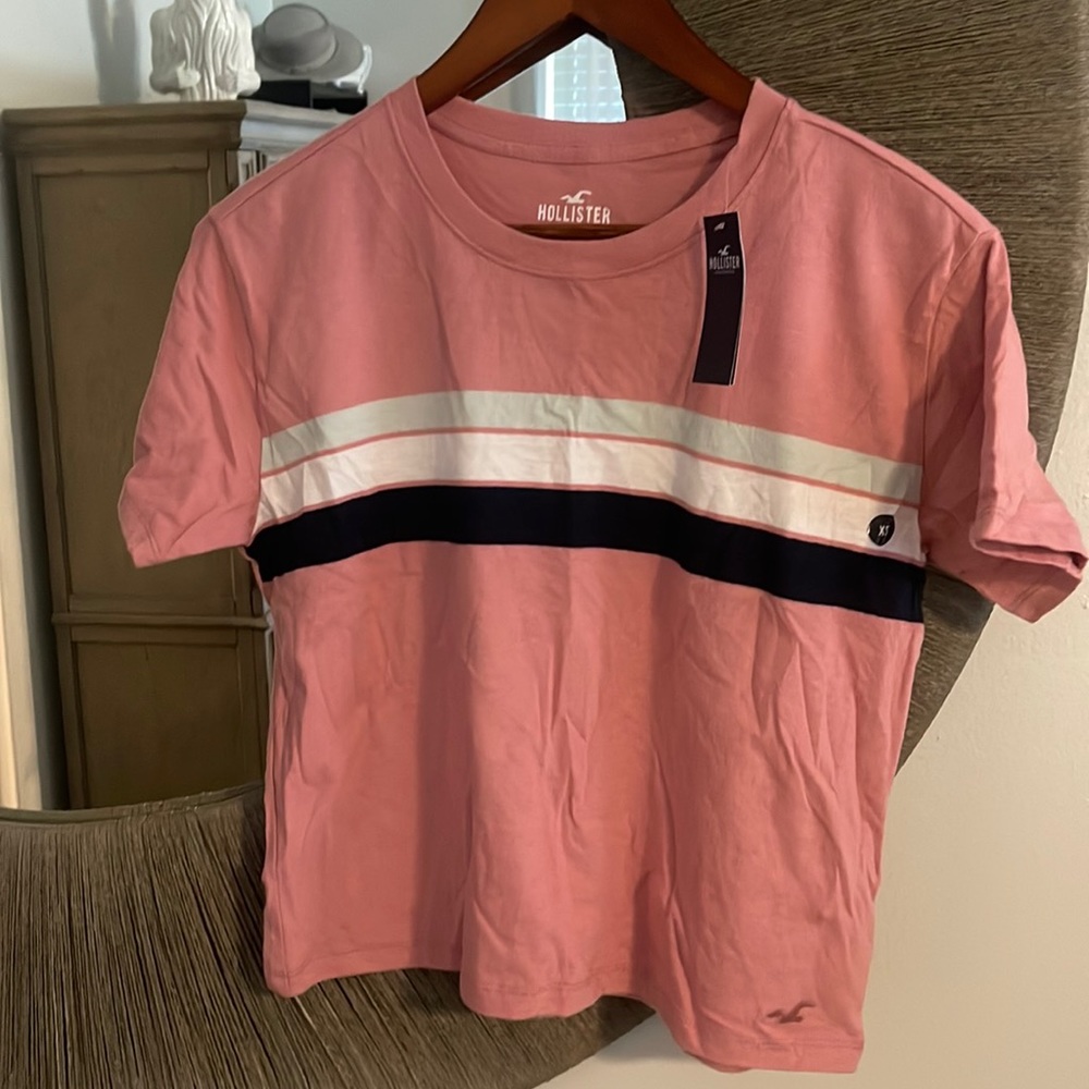 New Hollister Cropped Tee